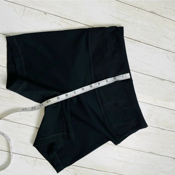 YOGALICIOUS LUX Bundle Of 2 Shorts Black‎ And Gray Size Small - Picture 5 of 7